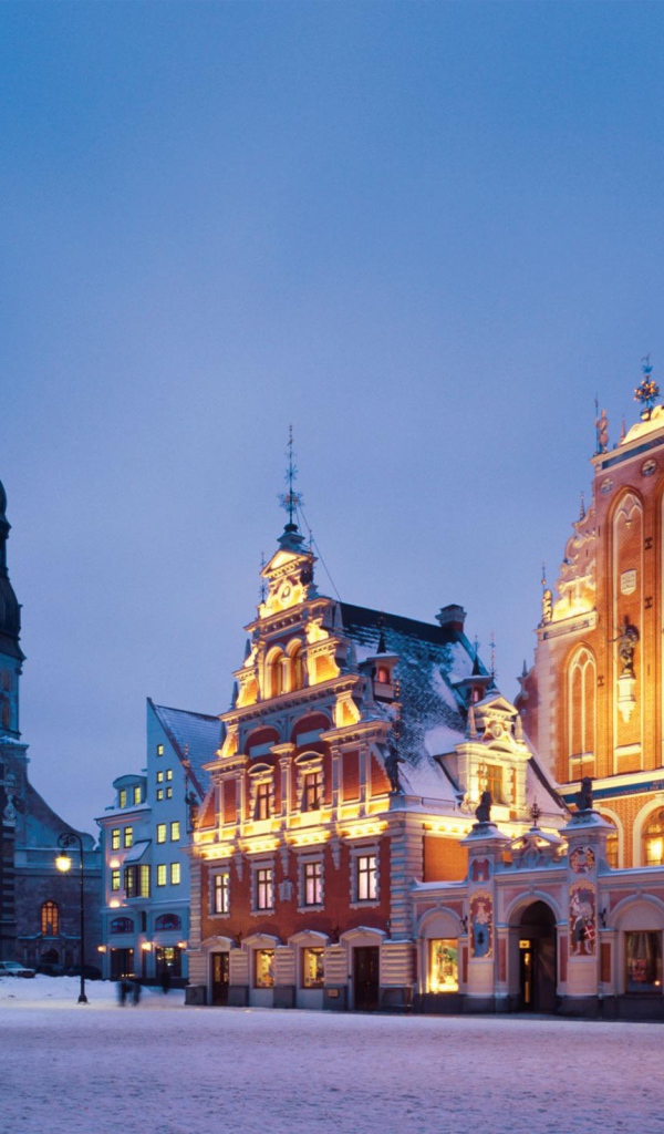 Праздничные огни в городе в Новый год