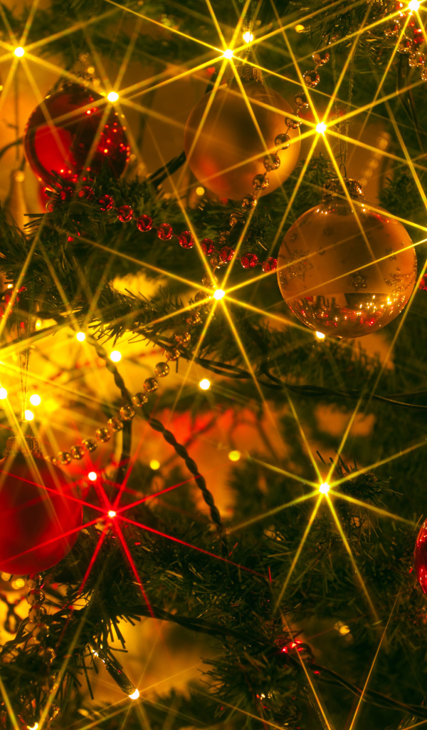 Новогодняя елка удивительные украшения 2014