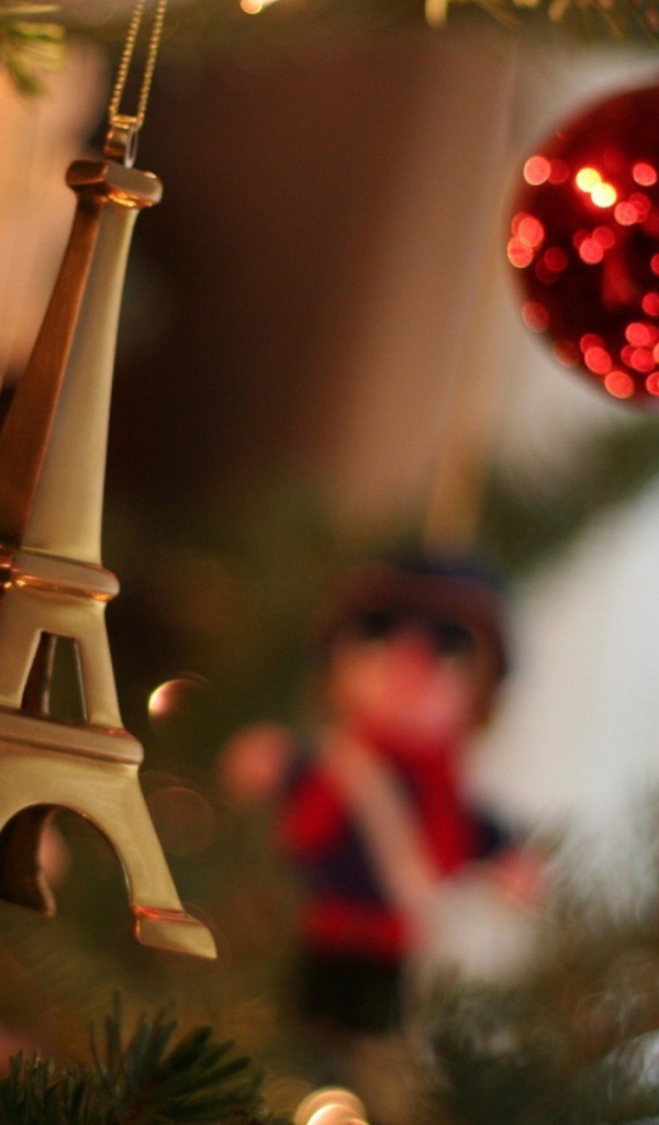 Новогодняя елка в Париже