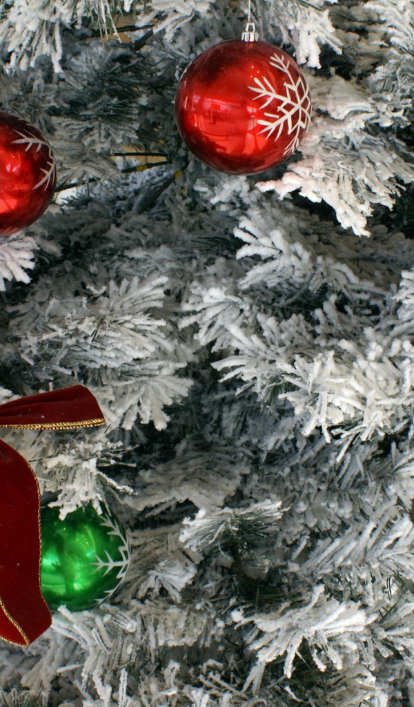 Серебряный дождь на новогодней елке 2014