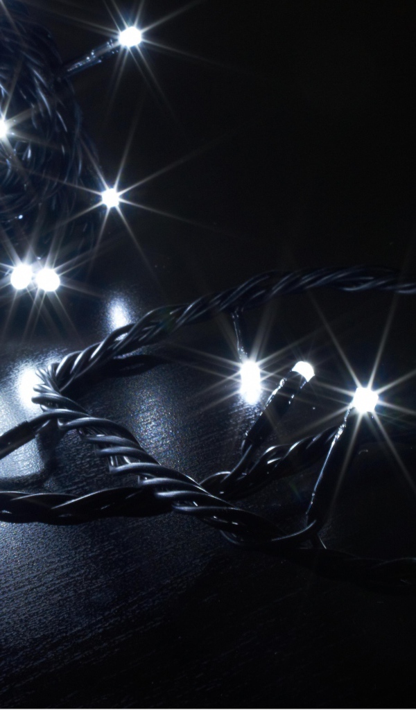 Белая гирлянда