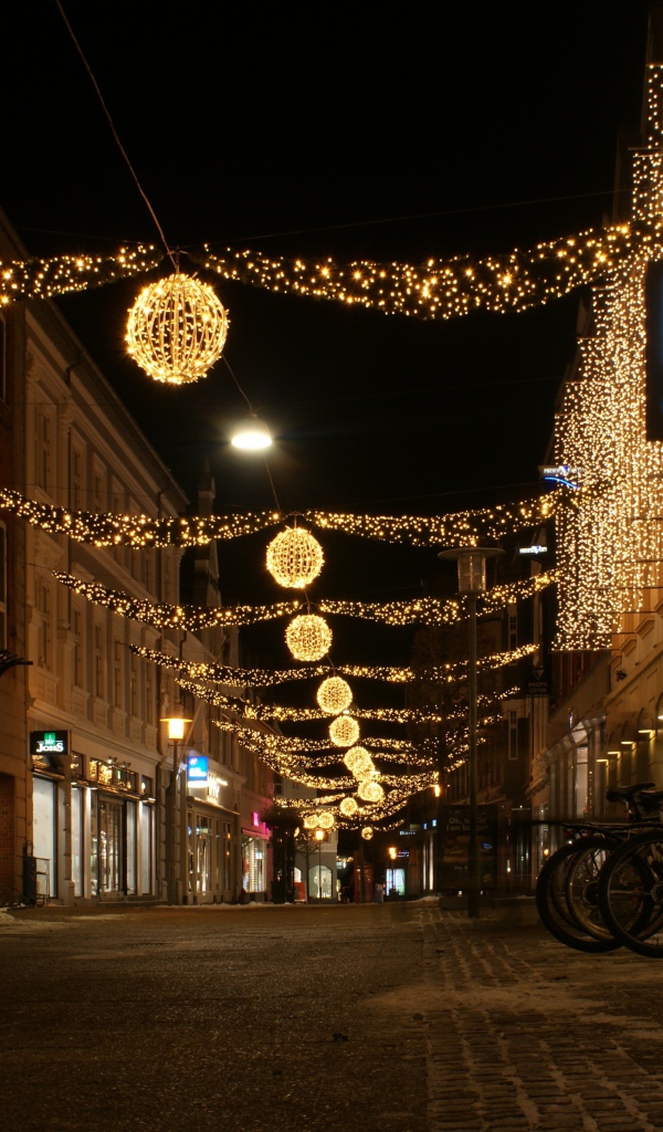 Желтая гирлянда