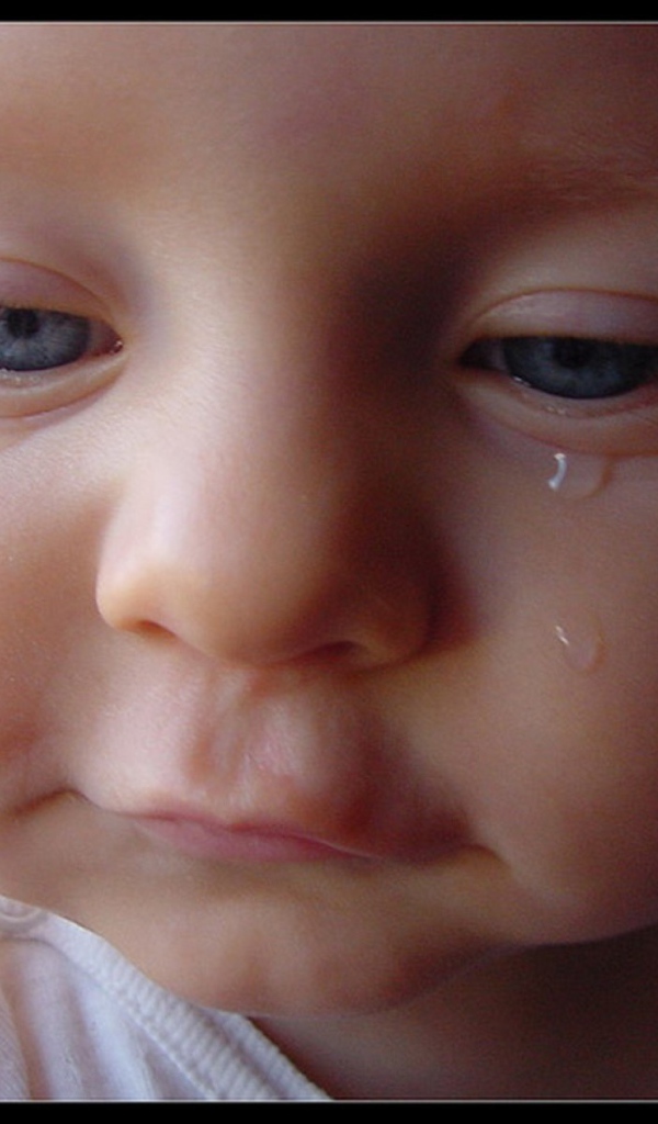 Ребенок плачет