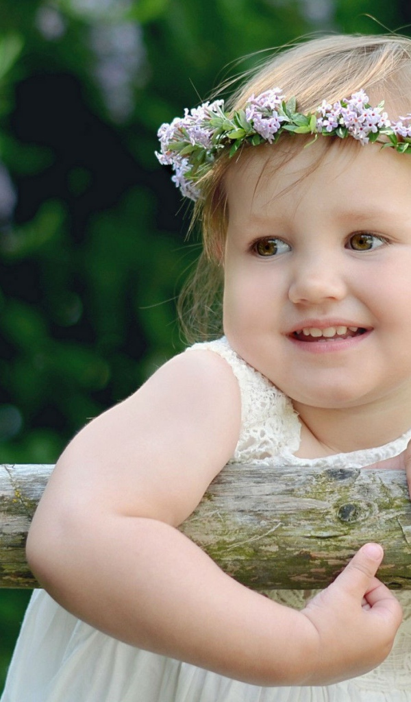 Девочка с венком