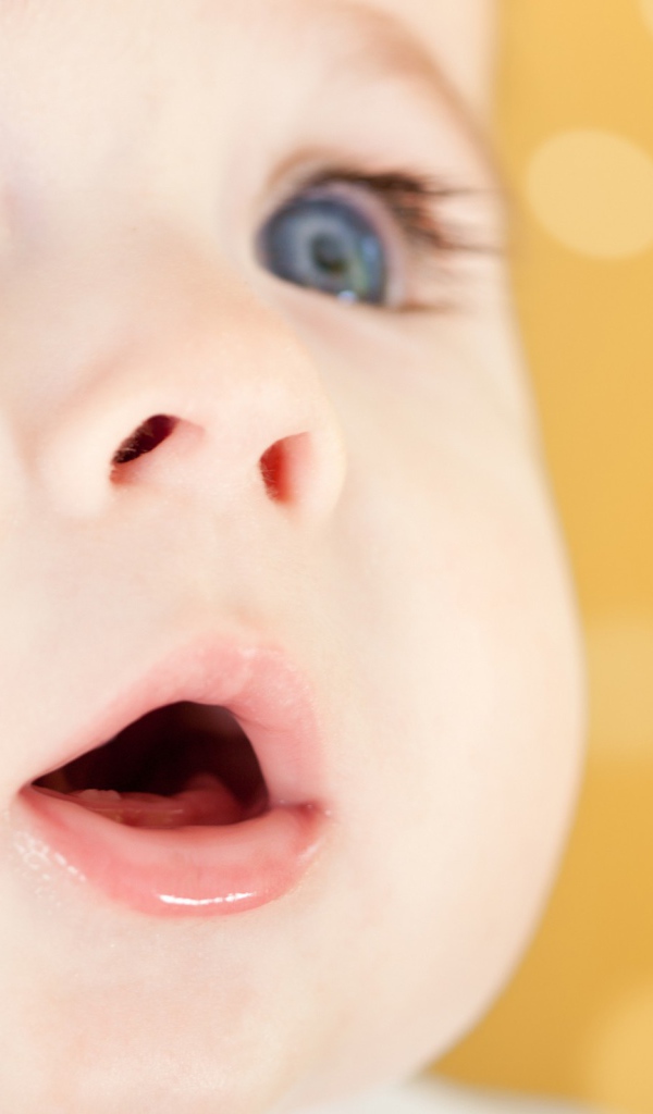 Удивленные глаза ребенка