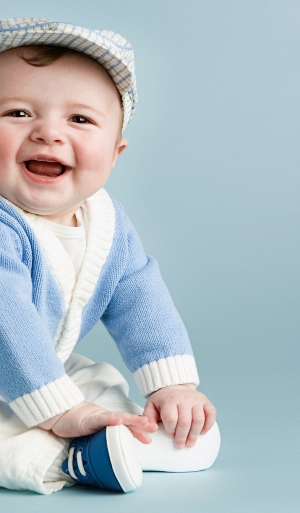 Ребенок в кепке