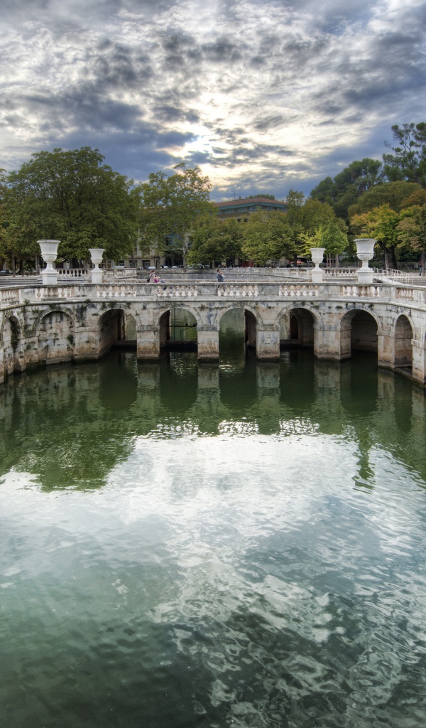 Римские термы в Ниме