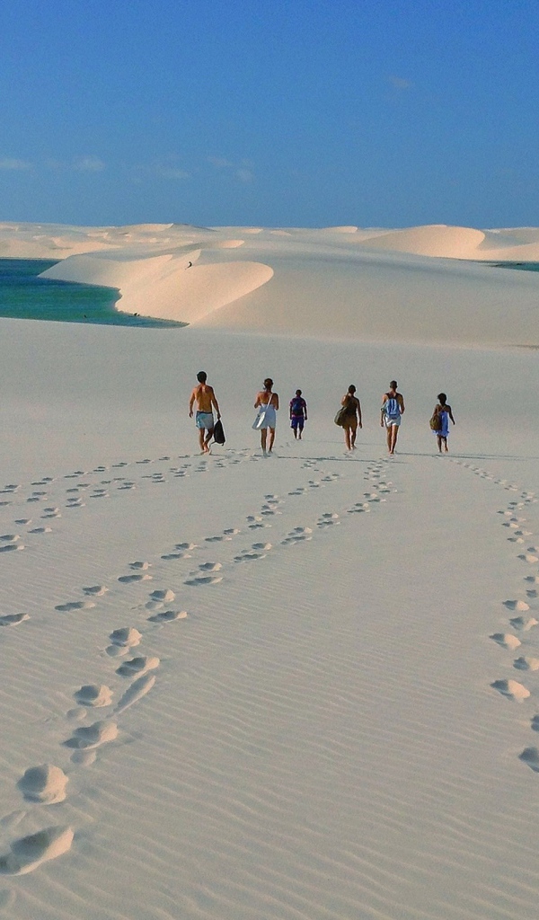 Следы на песке в Бразилии