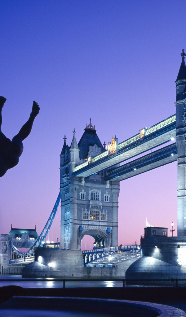 Тауэрский мост в сумерках
