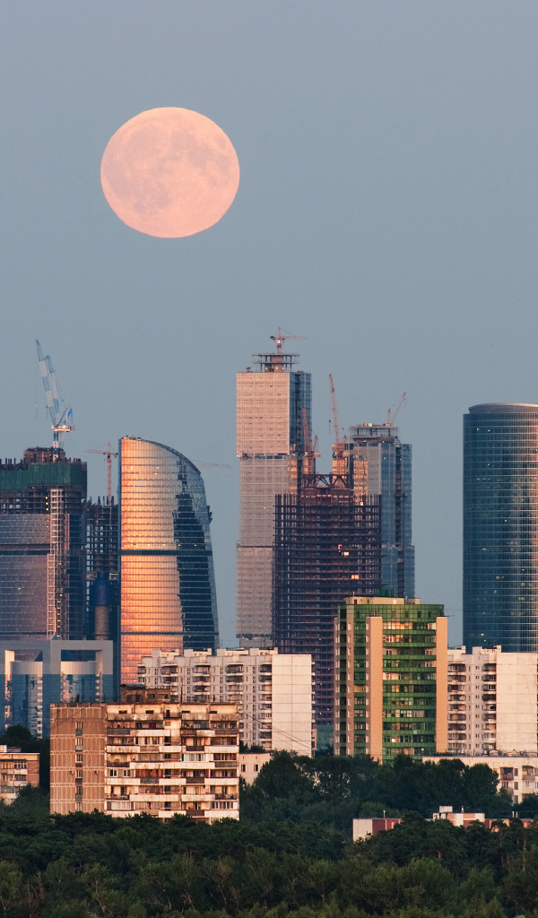 Лунный день в Москве