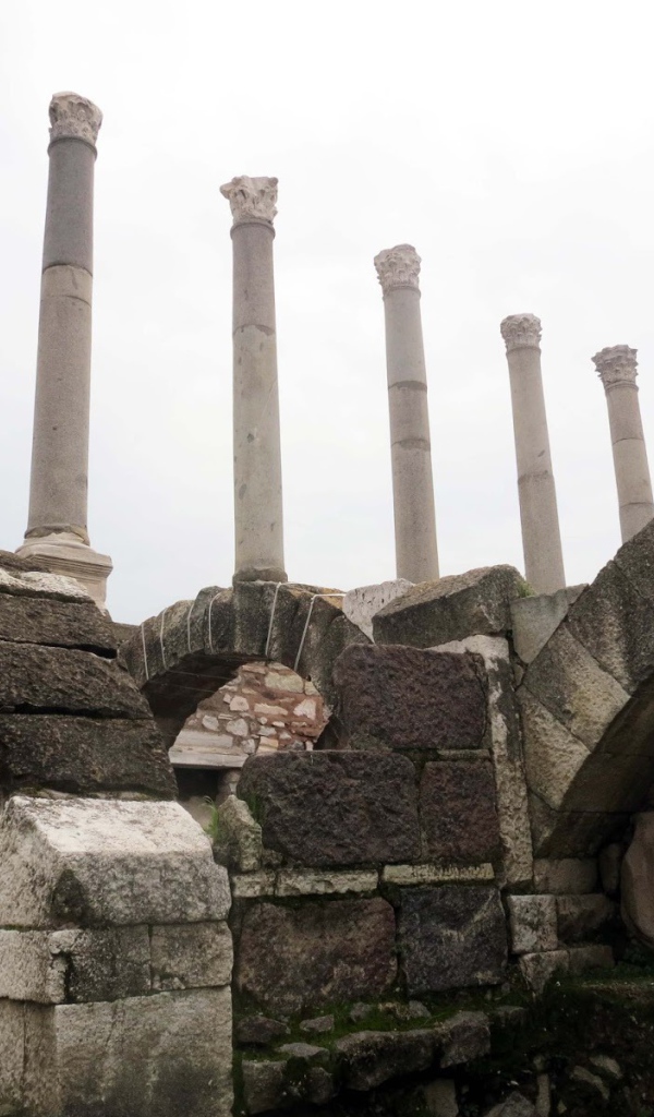 Древняя сеть туннелей Агора Турция