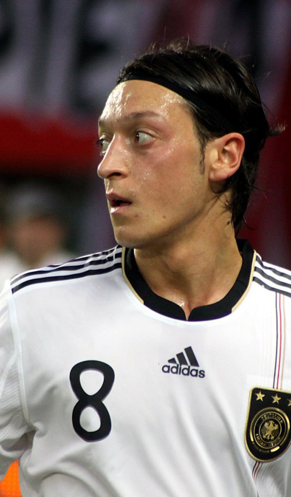 Арсенал Месут Озил