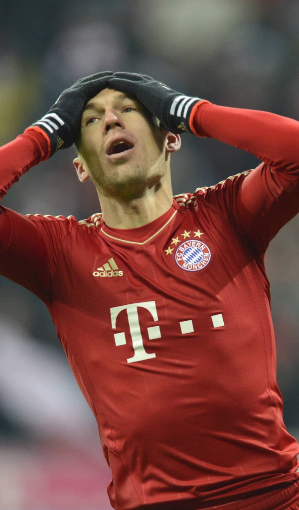 Бавария Арьен Роббен пропустил удар