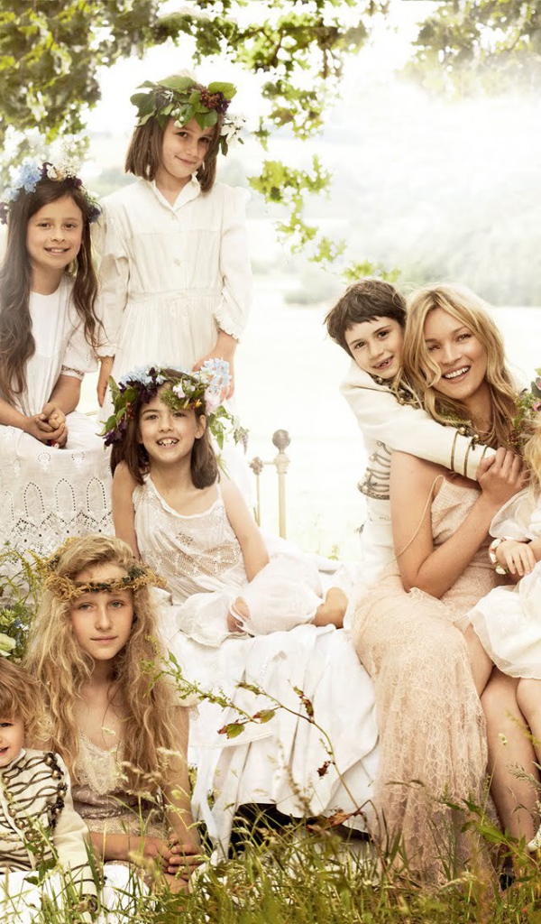 Красивая фотография женщин и детей