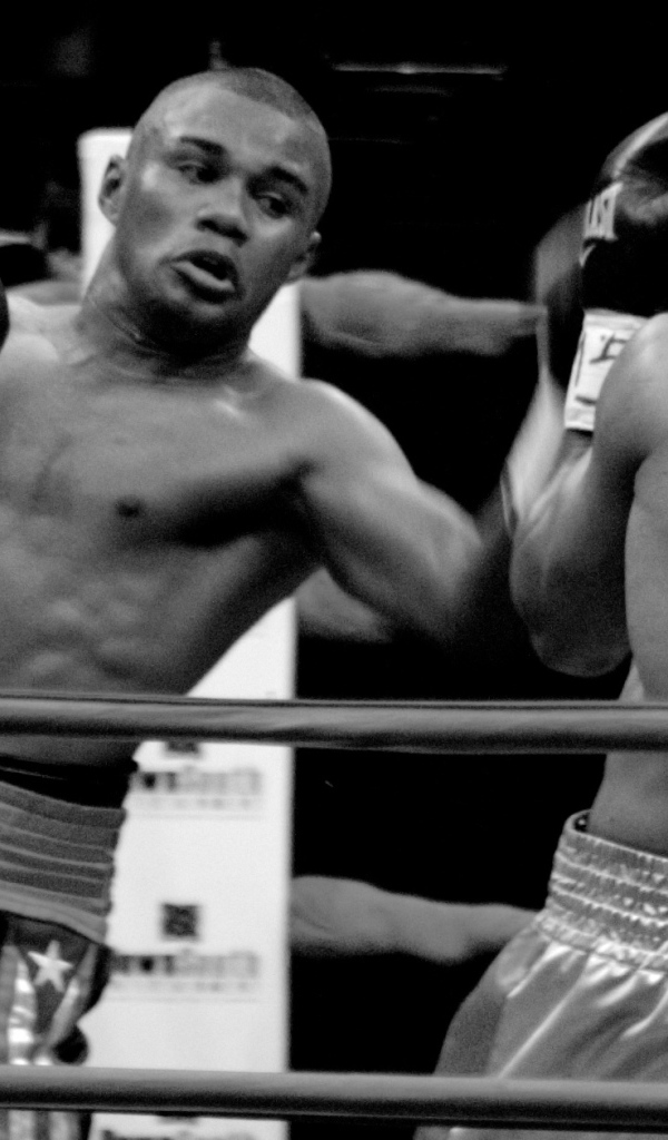 Боксер Феликс Тринидад в середине боя