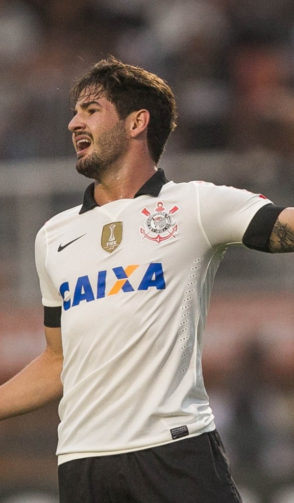 Corinthians Alexandre Pato in the middle of the game