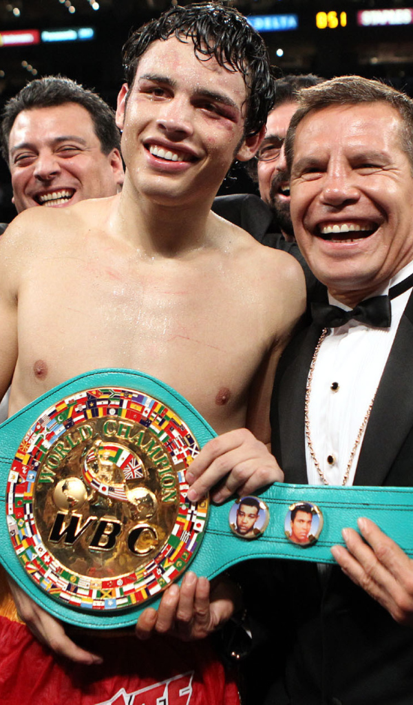 Известный боксер Хулио Сезар Чавес-Sr