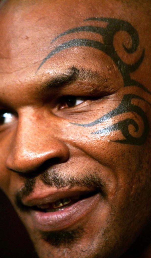 Известный Майк Тайсон с татуировкой