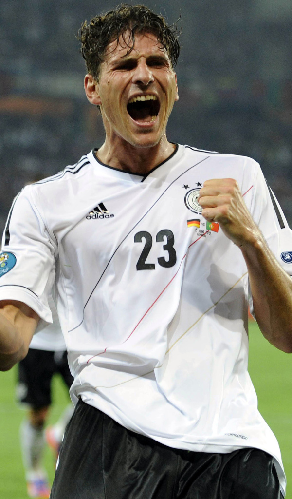 Фиорентина Марио Гомес стараясь забил гол