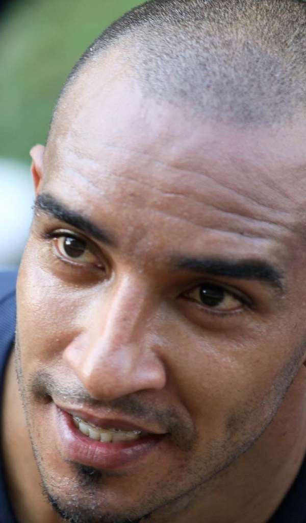 Футбольная легенда Роберто Карлос крупным планом