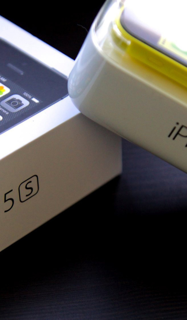 Iphone 5S and Iphone 5C запакованные