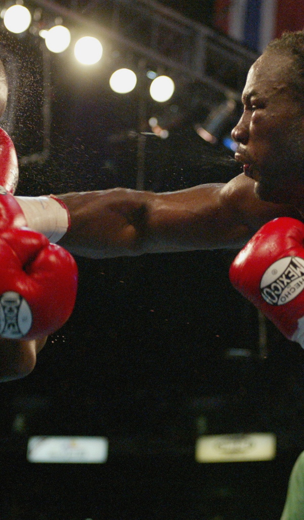 Legendary boxer Lennox vs Mike Tyson