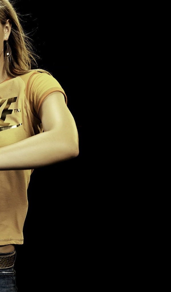 Теннисистка Мария Шарапова в майке Nike