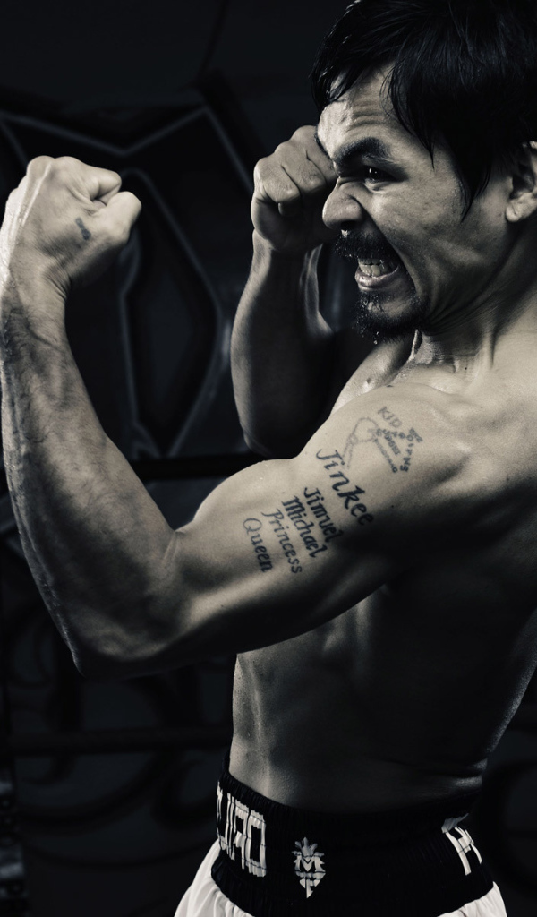 Фотография боксера во время апперкота
