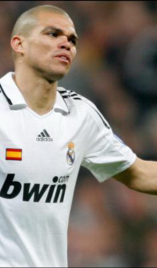 Реал Мадрид Пепе пропустил удар