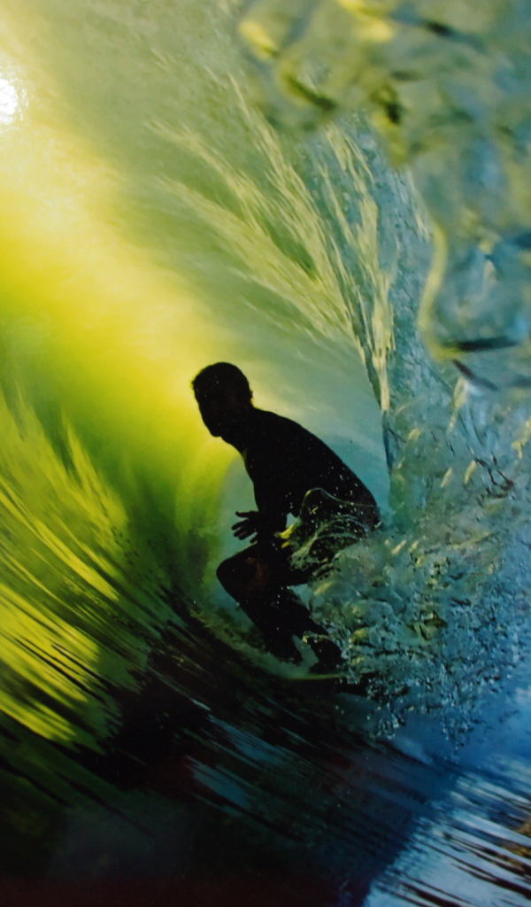 Сёрфер на волне