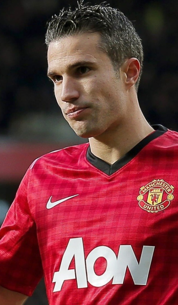 Нападавший игрок Манчестер Юнайтед Робин ван Перси получил желтую карточку