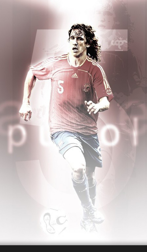 Лучший защитник футболист Барселоны Карлес Пуйоль