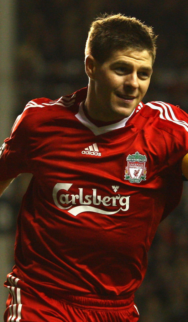 Лучший полузащитник Ливерпуля Стивен