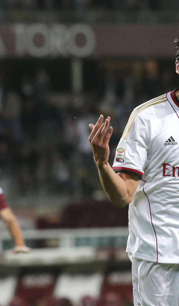 Лучший игрок Милана Кака злится