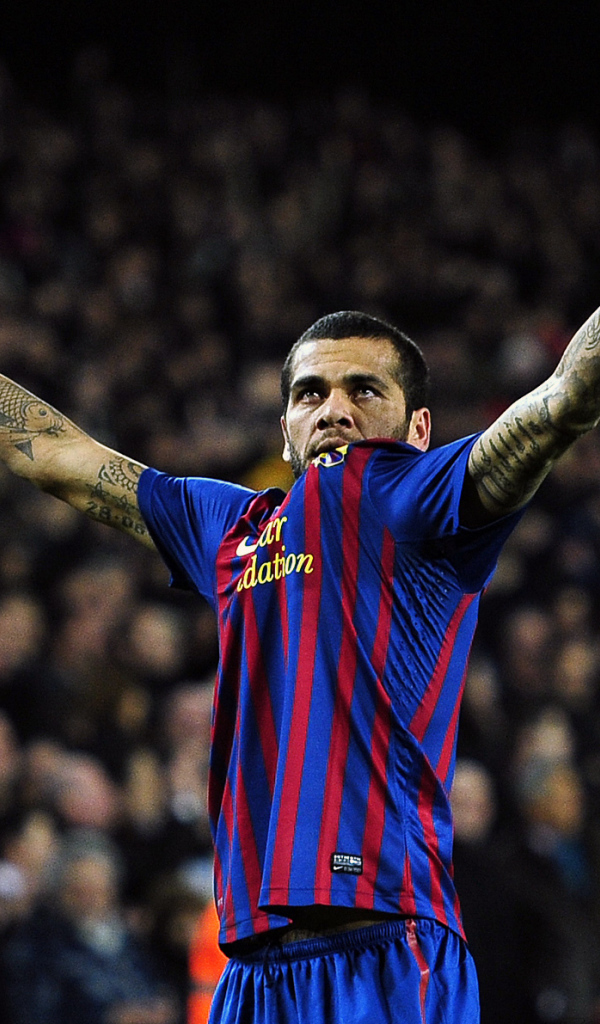 Футболист Барселоны Даниэл Алвес забил гол