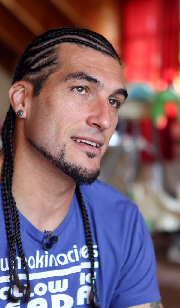 Футболист Барселоны Хосе Пинто в своем доме