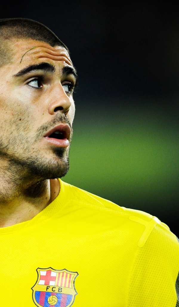 Футболист Барселоны Виктор Вальдес