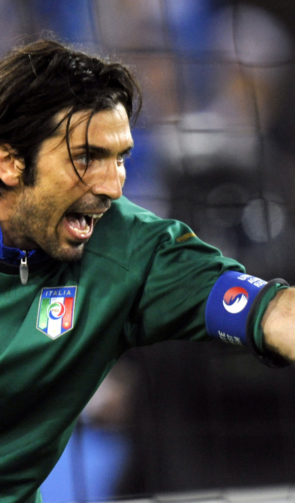 Футболист Ювентуса Джанлуиджи Буффон кричит