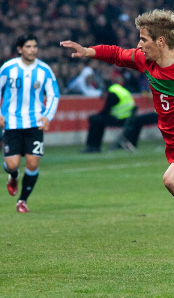 Футболист Реал Мадрид Фабиу Коэнтрау на поле