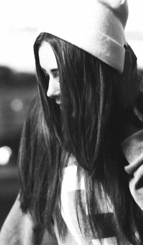 Девушка в шапке, swag