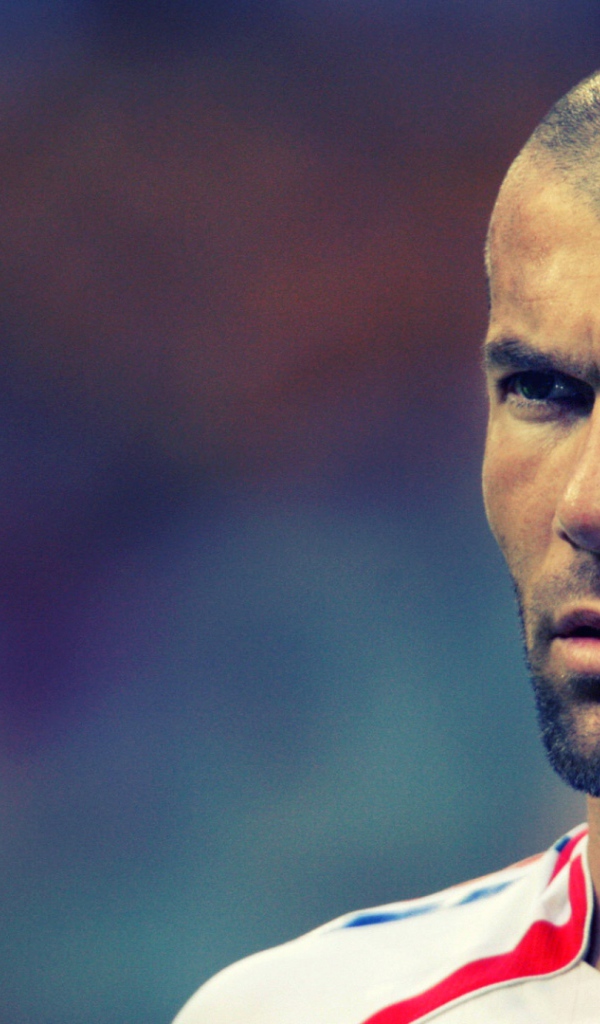  Легенда футбола Зинедин Зидан в гневе