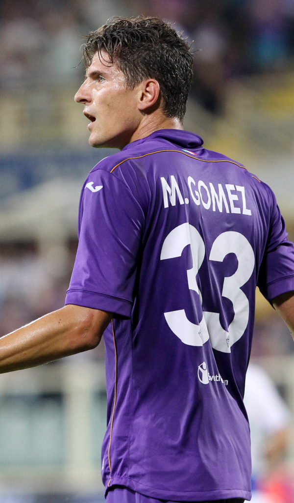 Игрок номер 23 из Фиорентина Марио Гомес