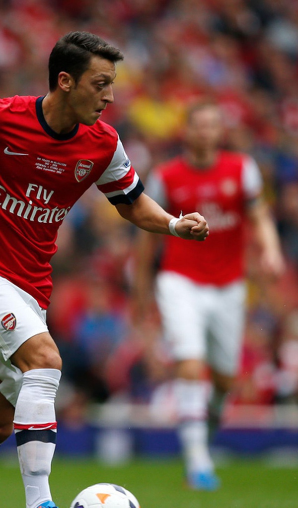 Игрок номер 8 Арсенала Месут Озил