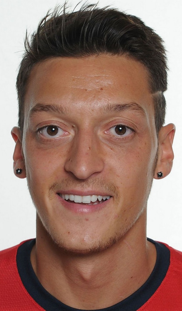 Игрок Арсенала Месут Озил крупным планом