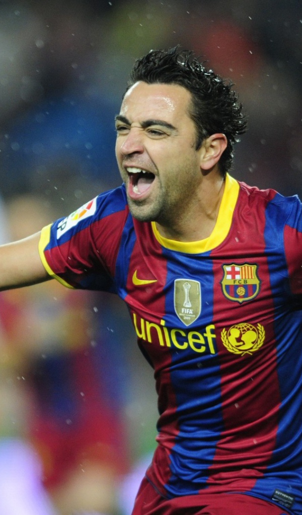 Игрок Барселоны Хави Эрнандес после победы в чемпионате