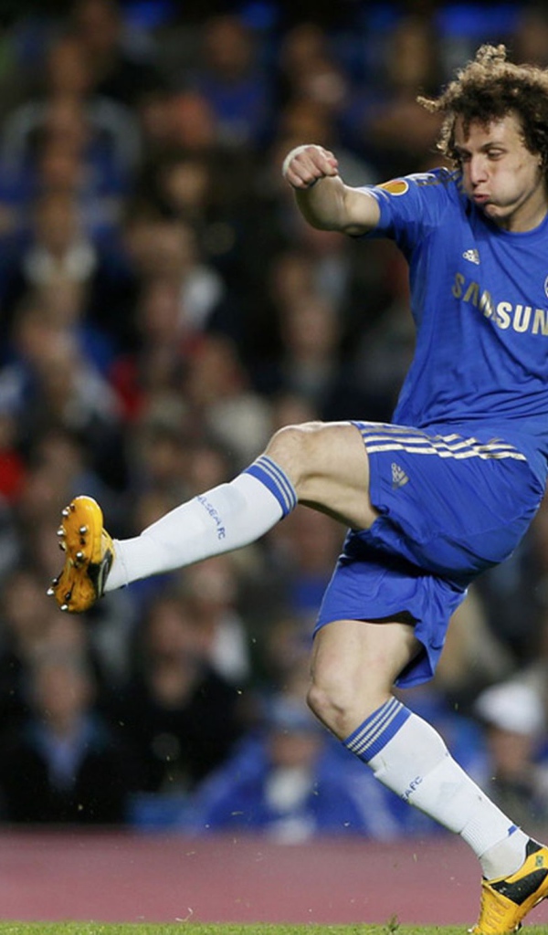  Игрок из Челси Давид Луис превосходной удар