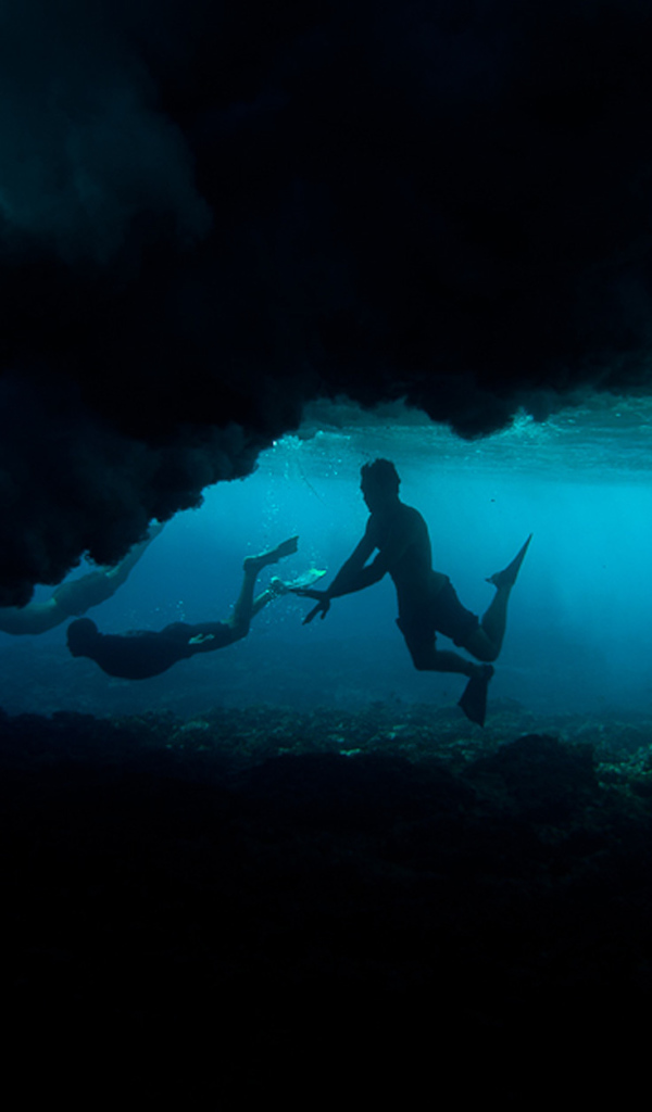 Подводная фотография ныряльщиков