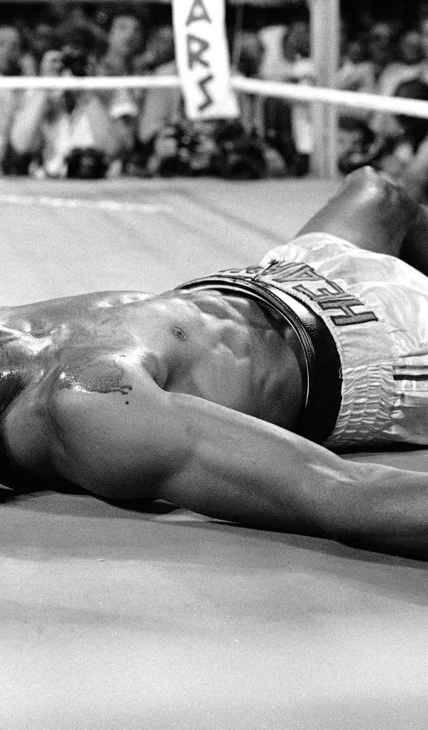 Известный боксер Томас Хернс