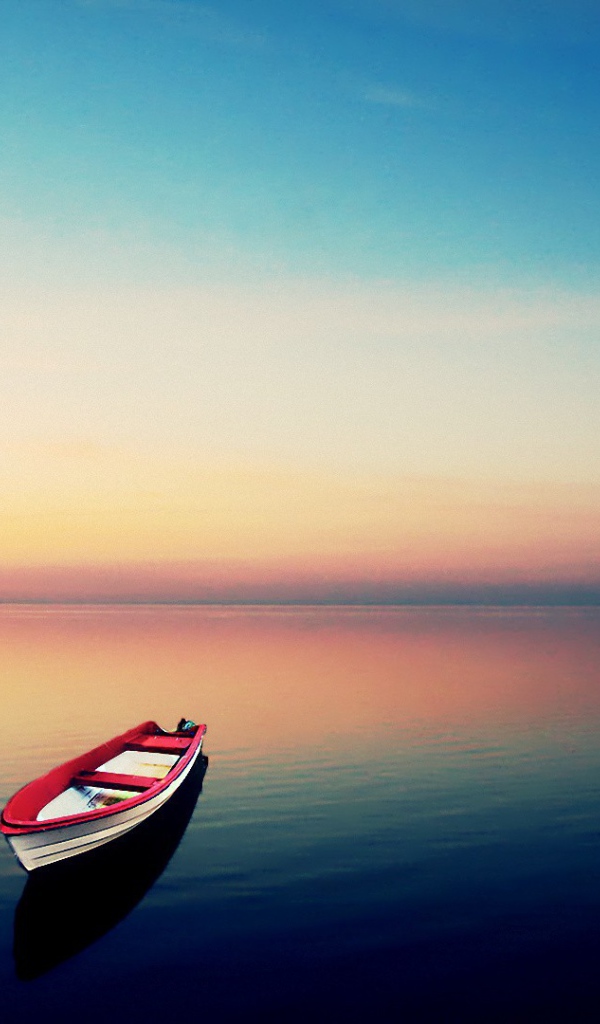 Фотография лодки на воде