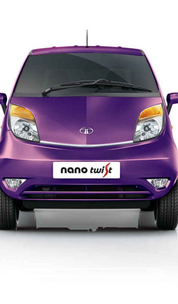 Красивый автомобиль Tata Nano 2014